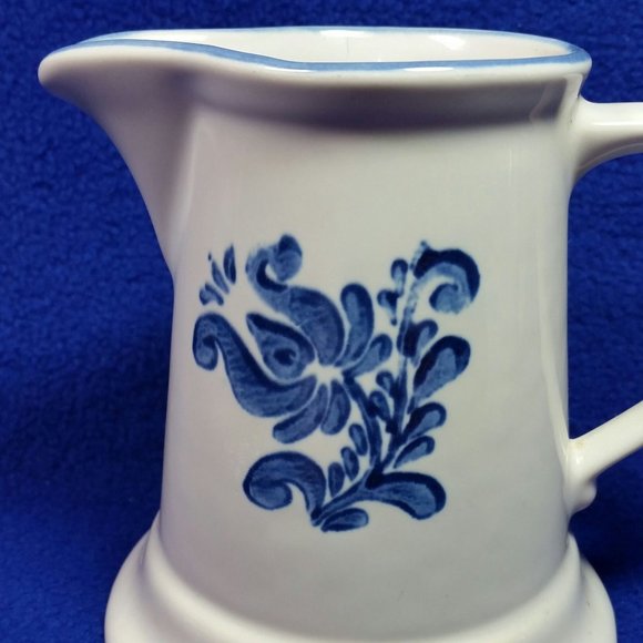 Pfaltzgraff Blue Village Creamer Stoneware Blue Flowers Blue Trim Pre-Owned - Picture 3 of 10